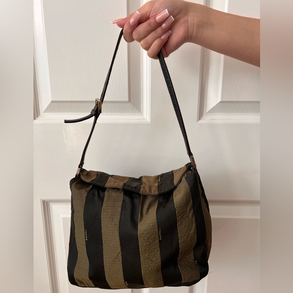 Unique mini Fendi stripped shoulder bag with buckle - Picture 2 of 4
